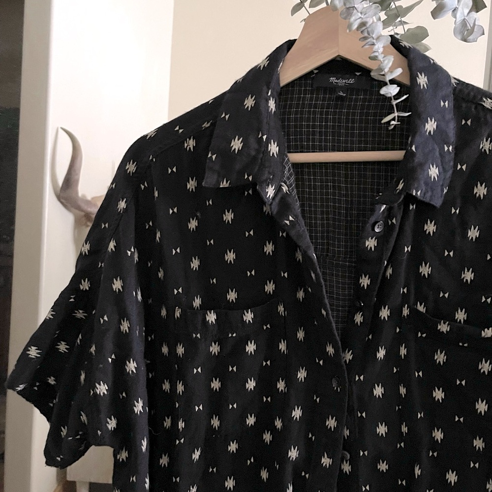 Madewell black top button down short sleeve L